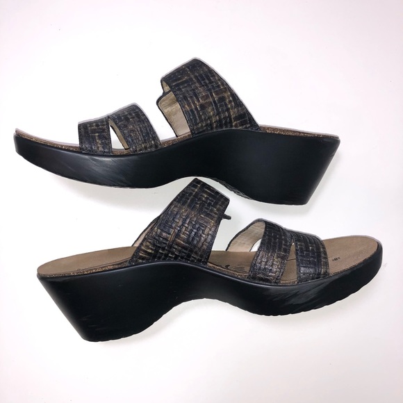 Abeo Dorin Leather Comfort Slides - Picture 5 of 9